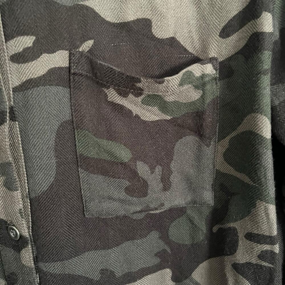 Rails Evereve Jordan Forest Camo Button Down Flan… - image 8